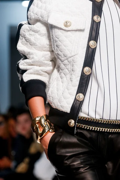 Look 5